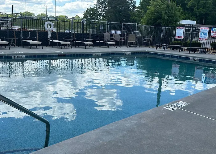 Quality Inn Calhoun North I-75