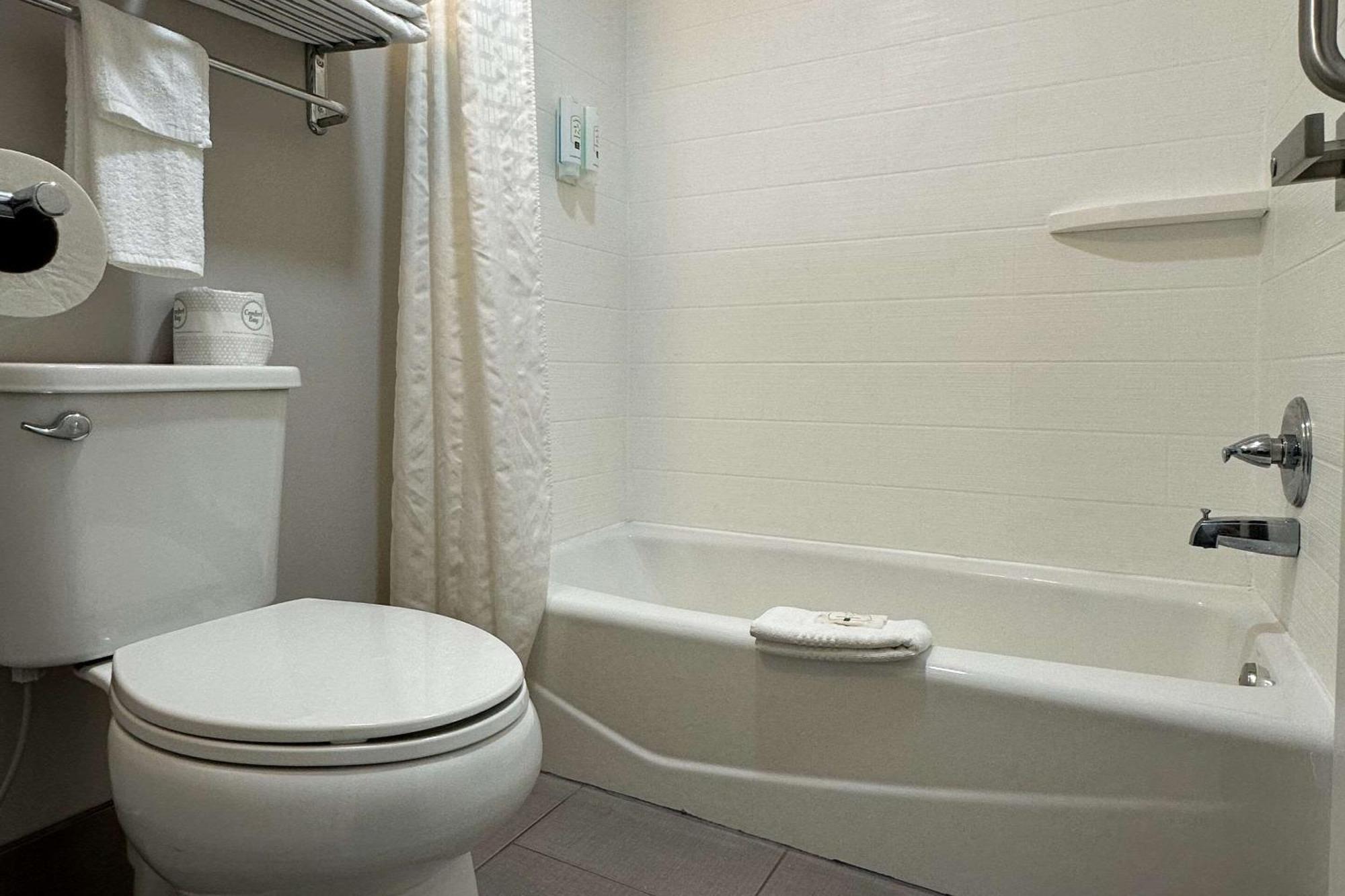 Quality North I-75 Hotel Calhoun
