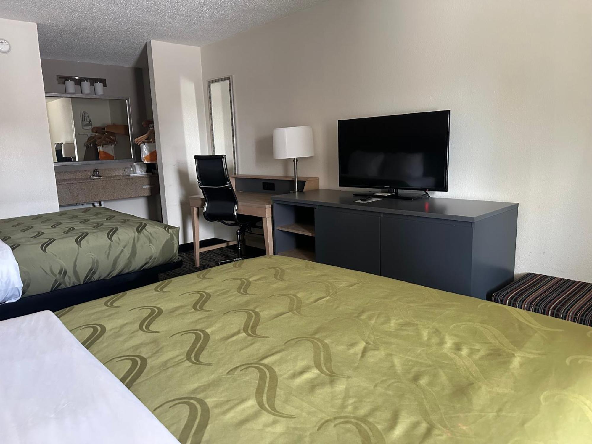 Quality North I-75 Hotel 2*