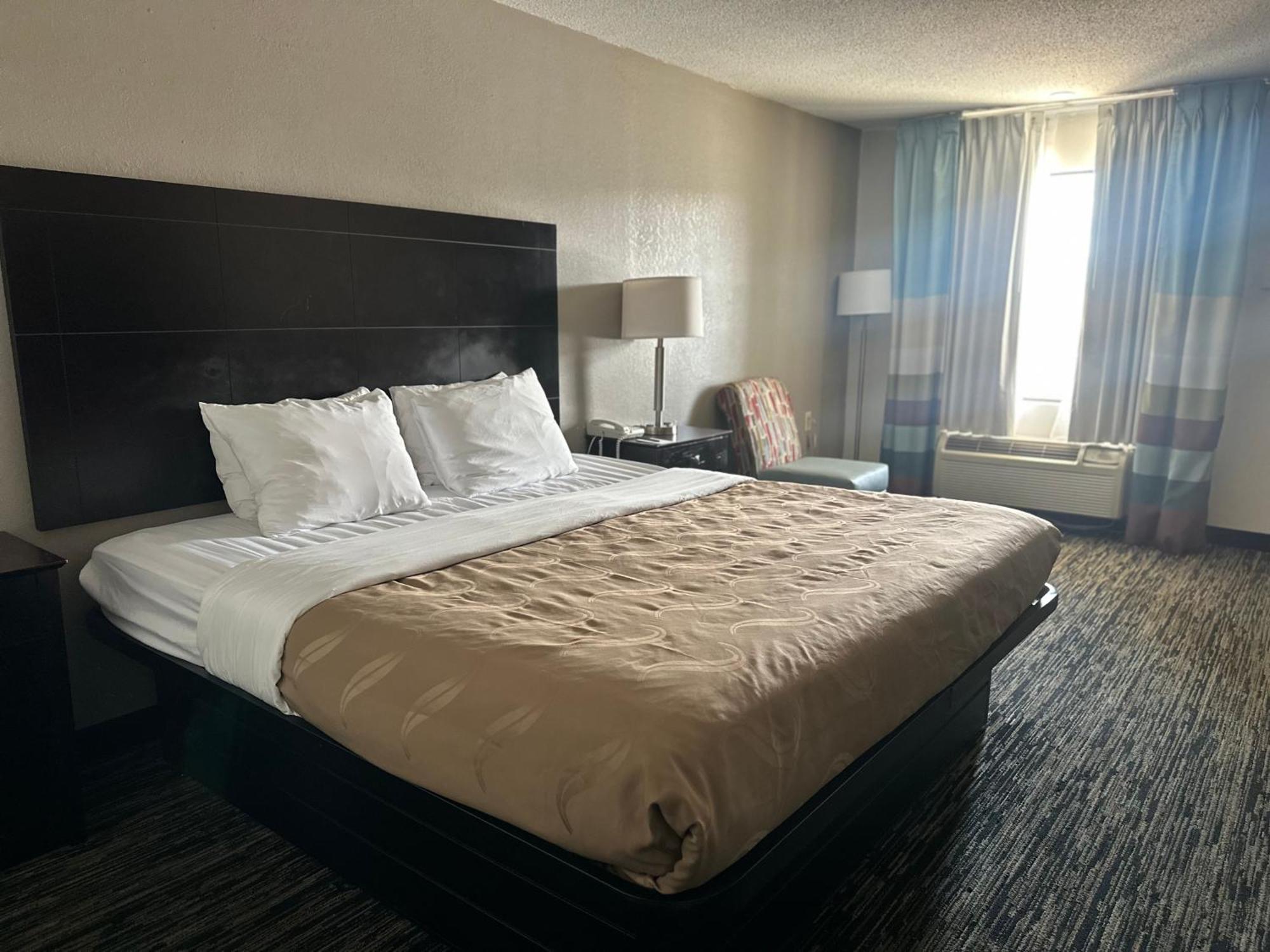 Quality North I-75 Hotel 2*