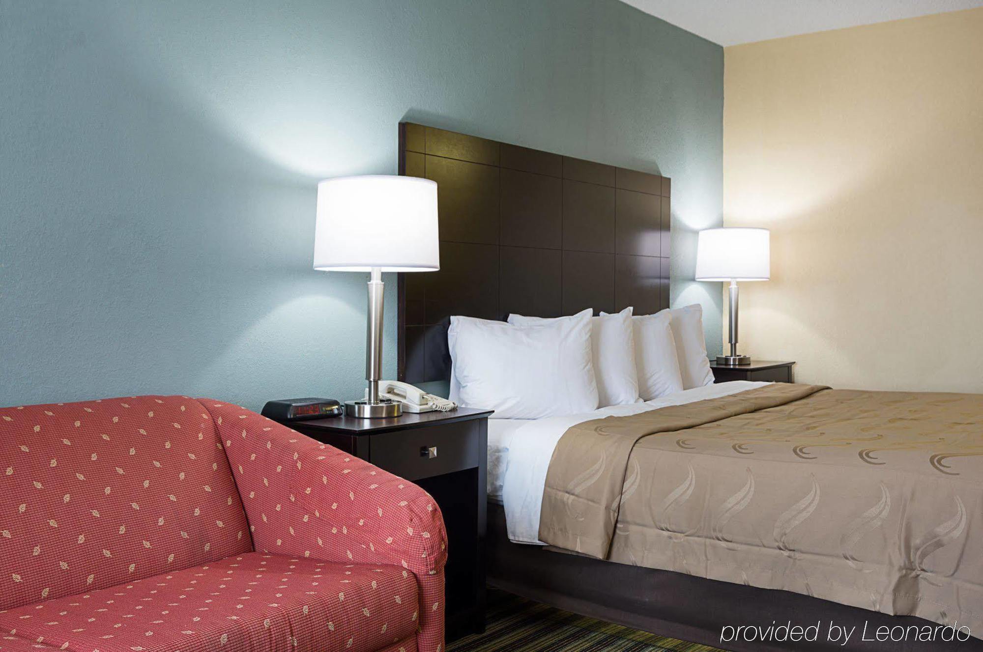 Quality North I-75 Hotel 2*